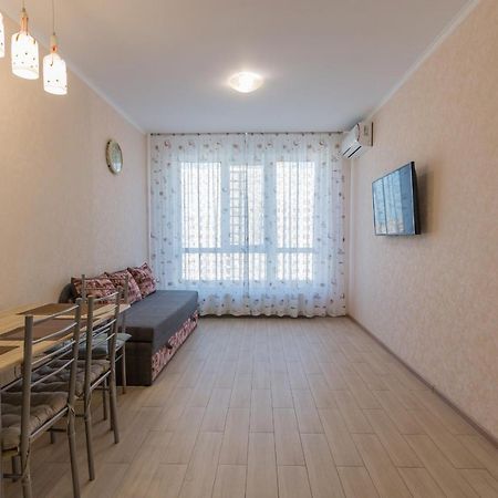 Уютная Квартира В Жк Острова Kryzhanivka Ngoại thất bức ảnh