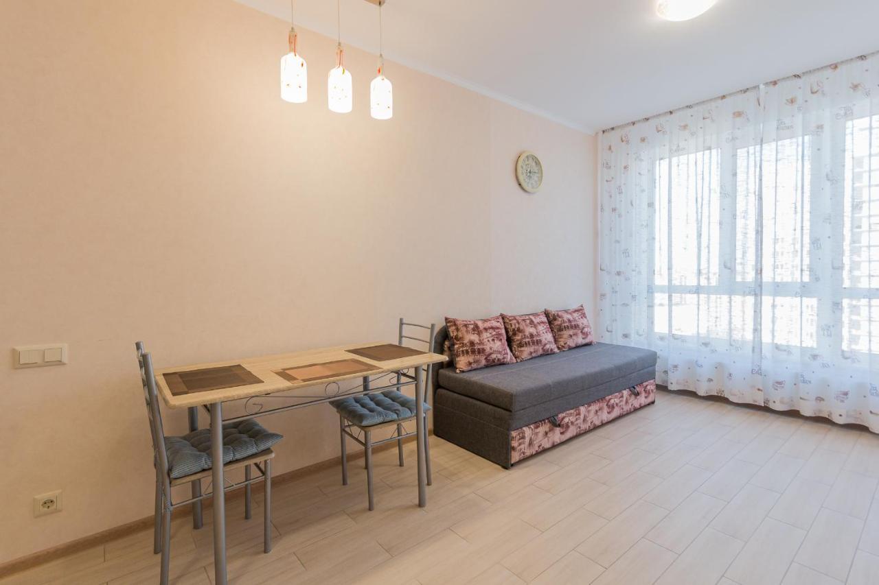 Уютная Квартира В Жк Острова Kryzhanivka Ngoại thất bức ảnh